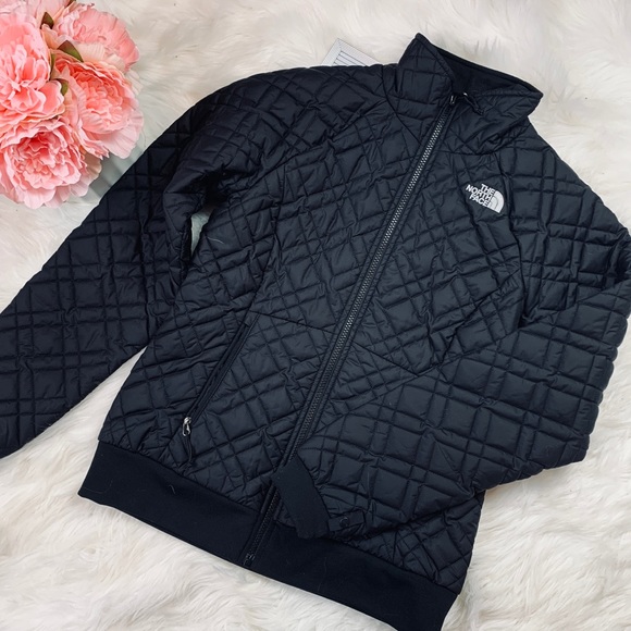 Like New North Face Jacket - Picture 2 of 4